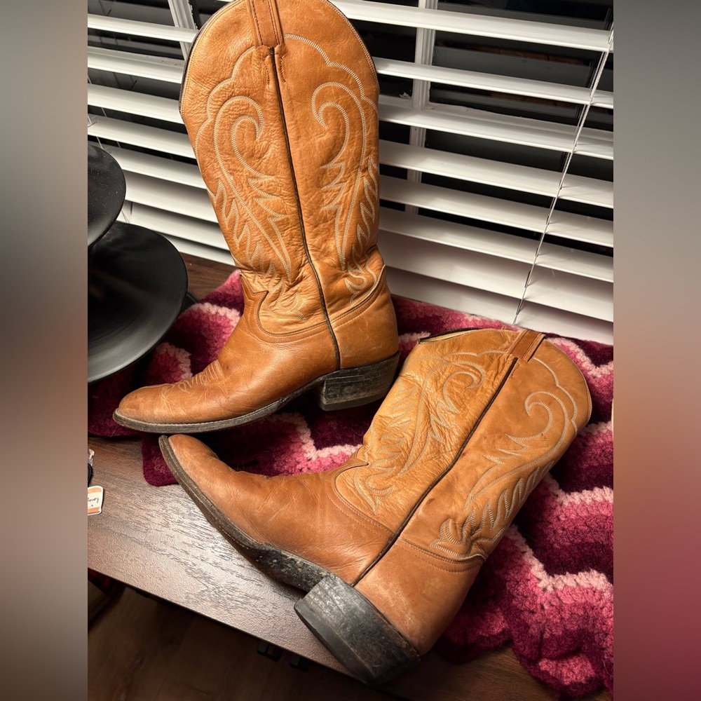 Tony Lama cowboy boots